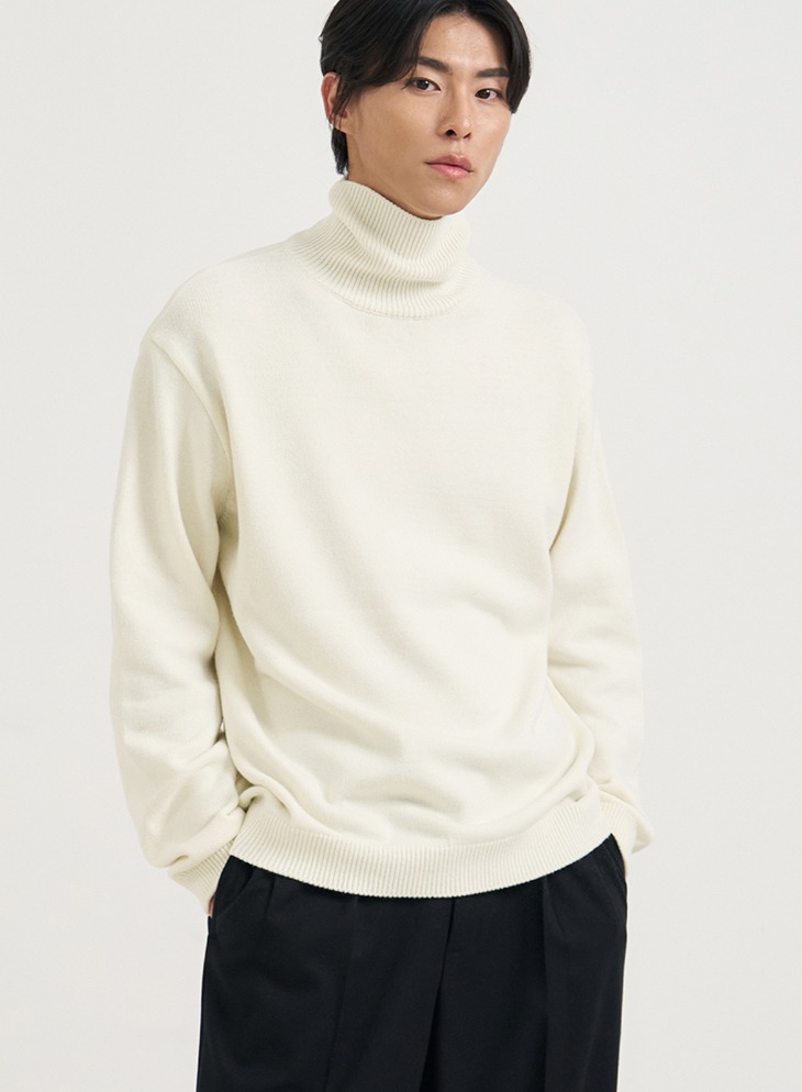 TURTLE-NECK PULLOVER KNIT T-SHIRTS [IVORY]